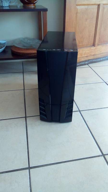 Gaming Tower - Looks like new with 450 Watt Power Supply