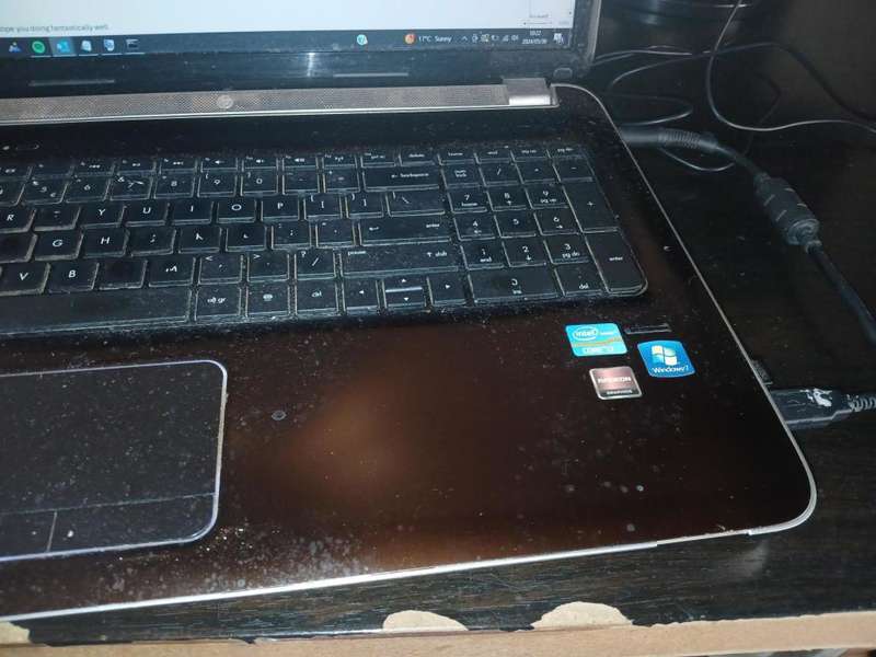 HP Pavillion DV7 Entertainment Computer - Great Condition well Looked after