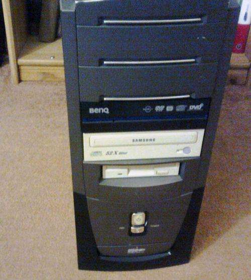 Intel (R) Celeron Computer 512 MB DDR , 80 GB SATA HDD, DVD Writer +CD Writer