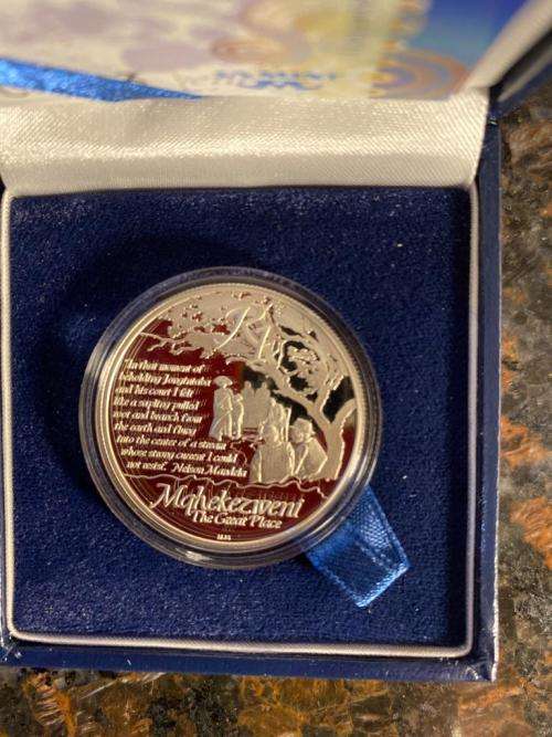 **2013** Protea R1 @@Life of a legendNelson Mandela (Silv) Proof coin with box and cert.
