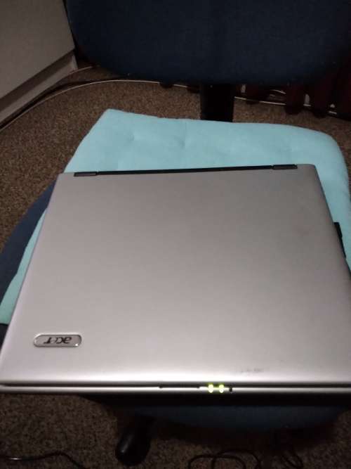 Acer Travelmate 2355XC 14,1` Laptop. Still in Good Condition.