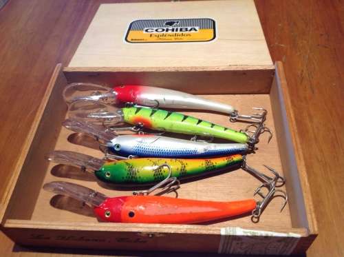 SLECTION OF  5 MANN LURES (lot 3)
