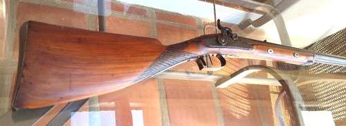 ANTIQUE PERCUSSION MUZZLE LOADING GUN
