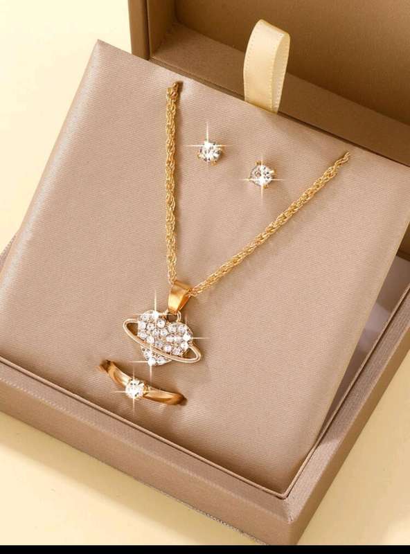 4 pc luxurious woman jewelry set for any special occasion