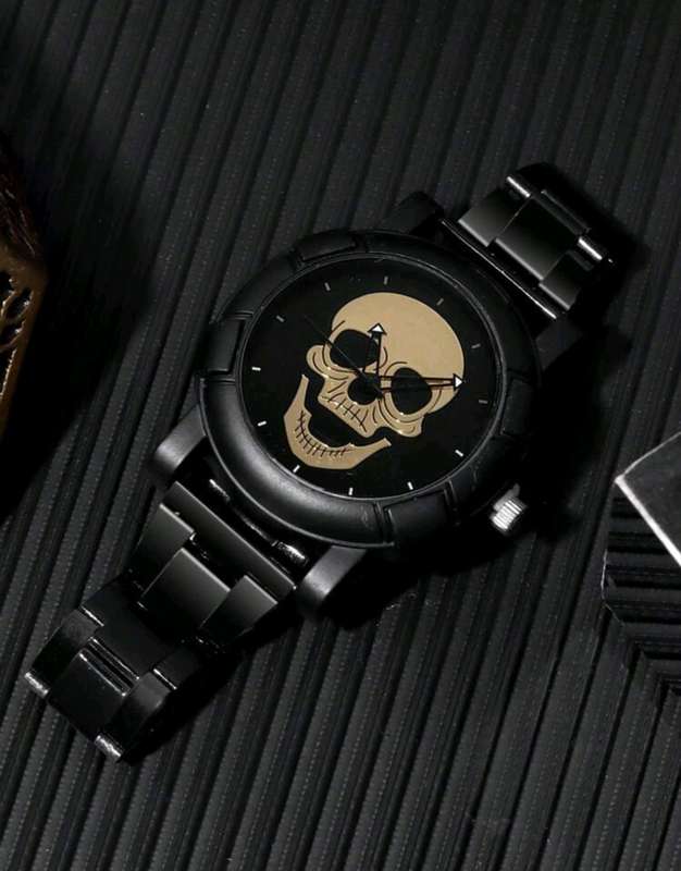 3pcs Fashionable Personality Skull Head Round Steel Band Men`s Quartz Watch And Beaded Bracelet Set