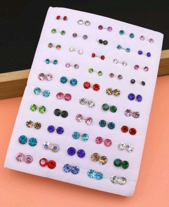 50pairs/Set Simple  Random Mixed Color Size Rhinestone Earrings