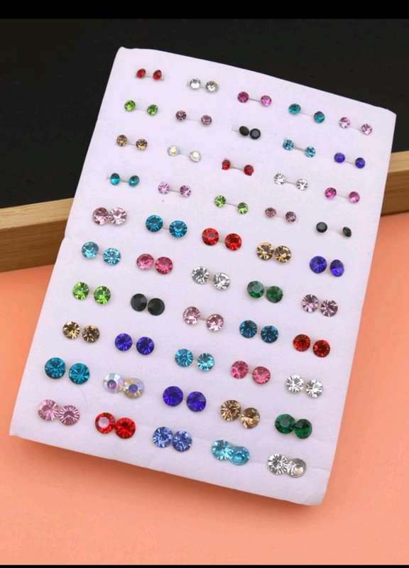 50pairs/Set Simple  Random Mixed Color Size Rhinestone Earrings