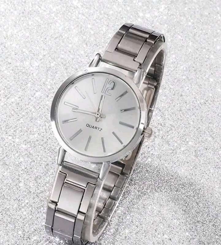 6pc luxurious woman Quartz Watch set