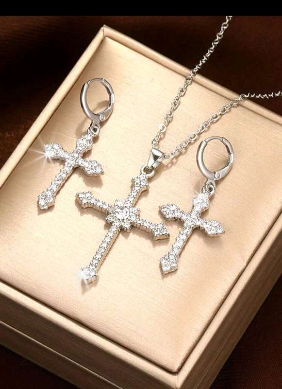 3pcs Cross Shaped Rhinestone Decor Earrings And Necklace Set For Women.