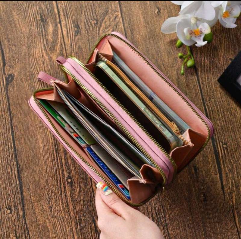 Womans long luxurious P Leather wallet, high quality