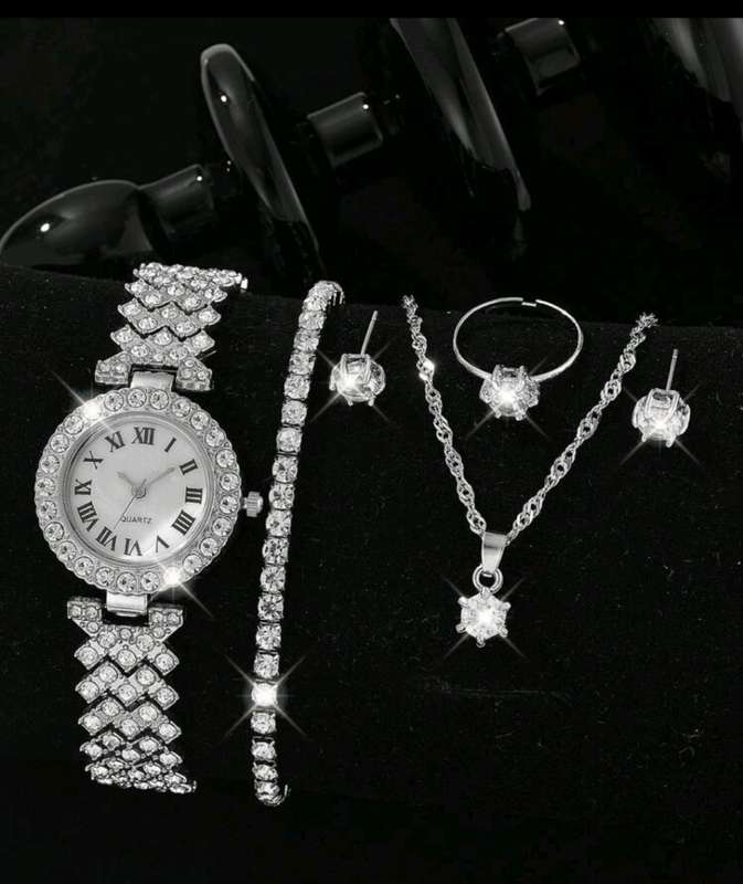 6pc luxurious diamond decor geneva  Quartz Watch set for her