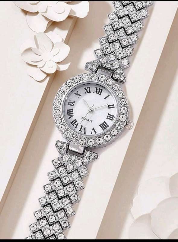 6pc luxurious diamond decor geneva  Quartz Watch set for her