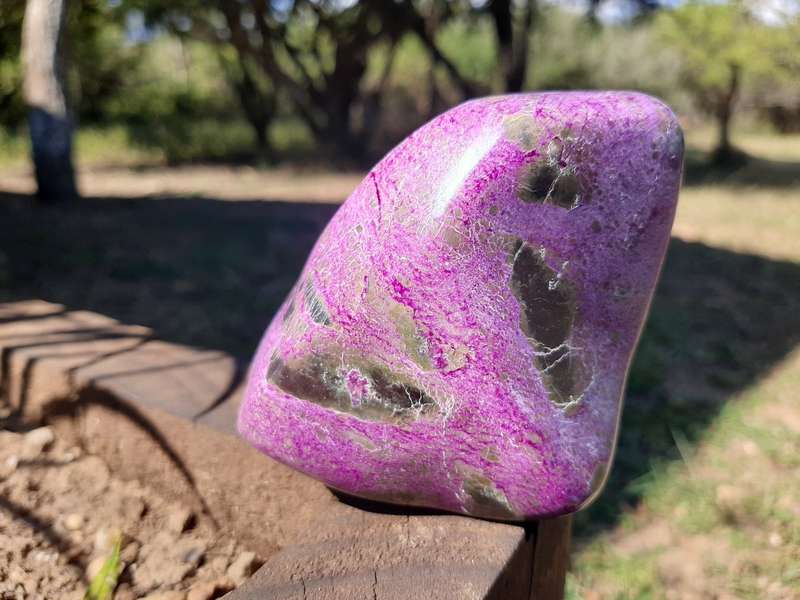 STICHTITE POLISHED   0.410grams