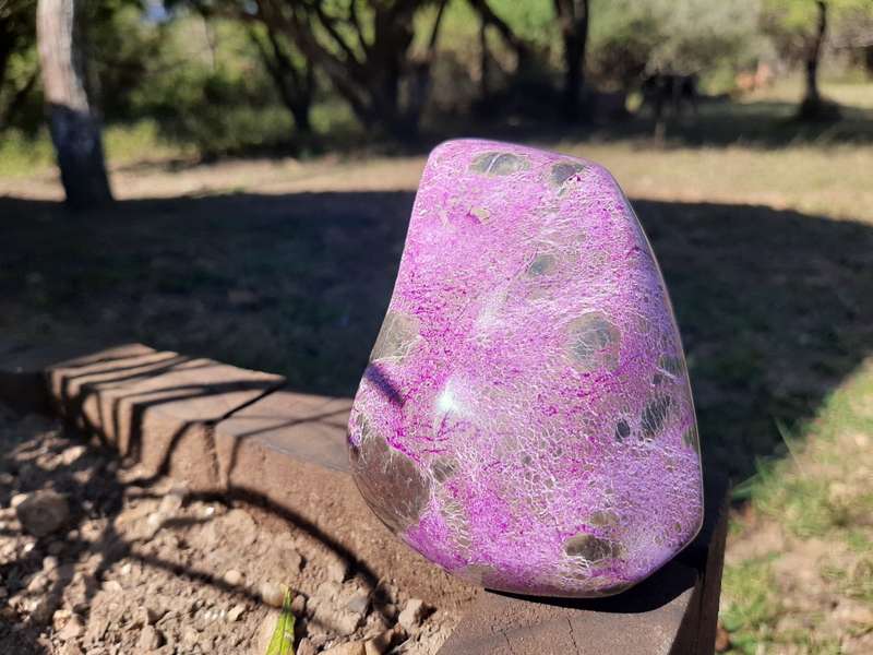STICHTITE POLISHED   0.410grams