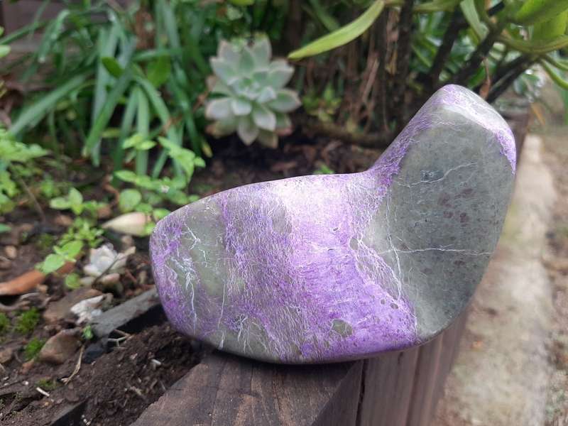 STICHTITE POLISHED  0.470grams
