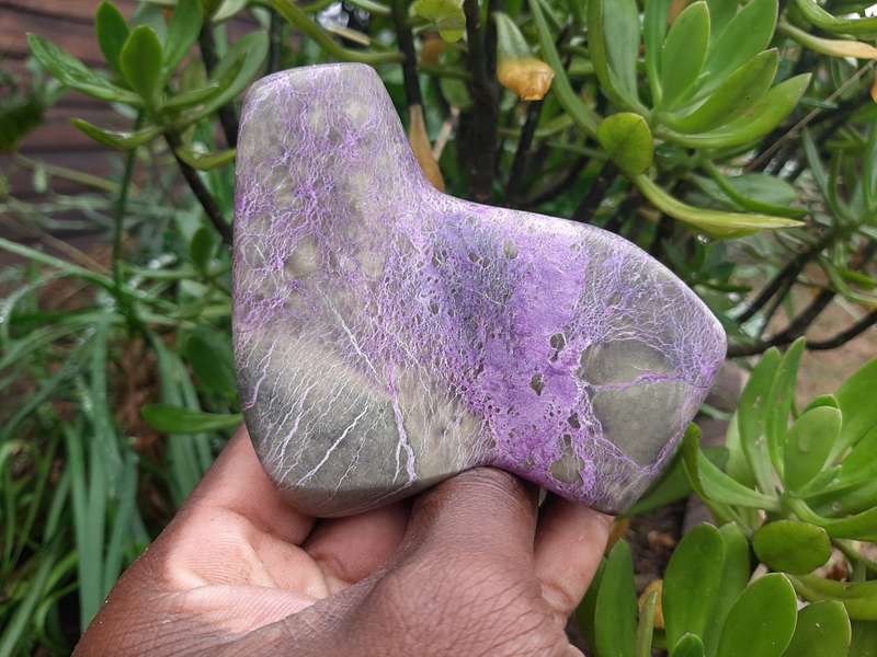 STICHTITE POLISHED  0.470grams