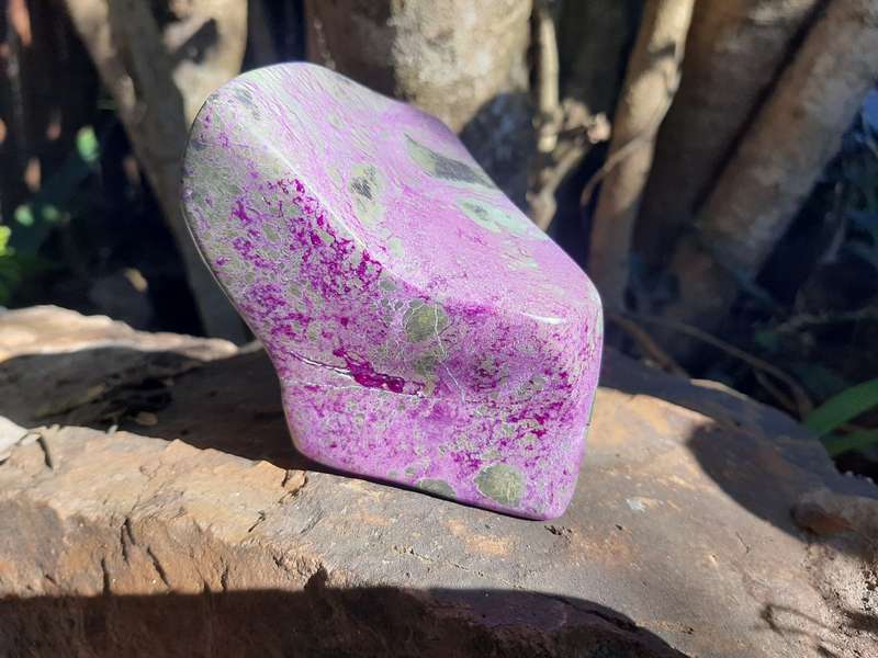 STICHTITE POLISHED  0.430 grams