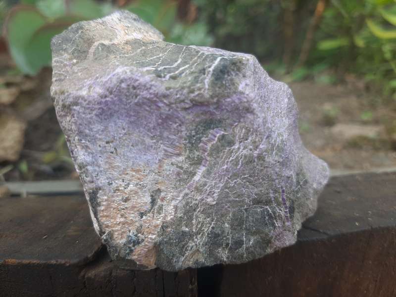 PURPLE STICHTITE ROUGH  0.155grams