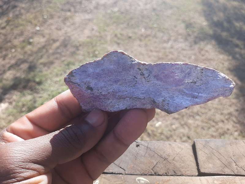 PURPLE STICHTITE ROUGH 0.158grams