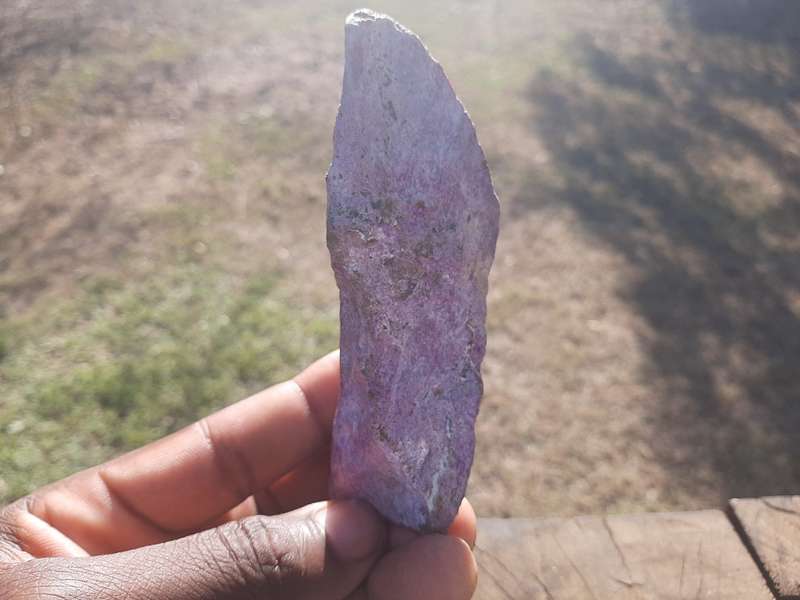 PURPLE STICHTITE ROUGH 0.158grams