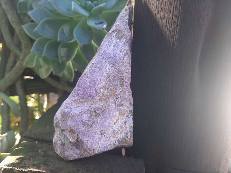 PURPLE STICHTITE ROUGH  0.230grams