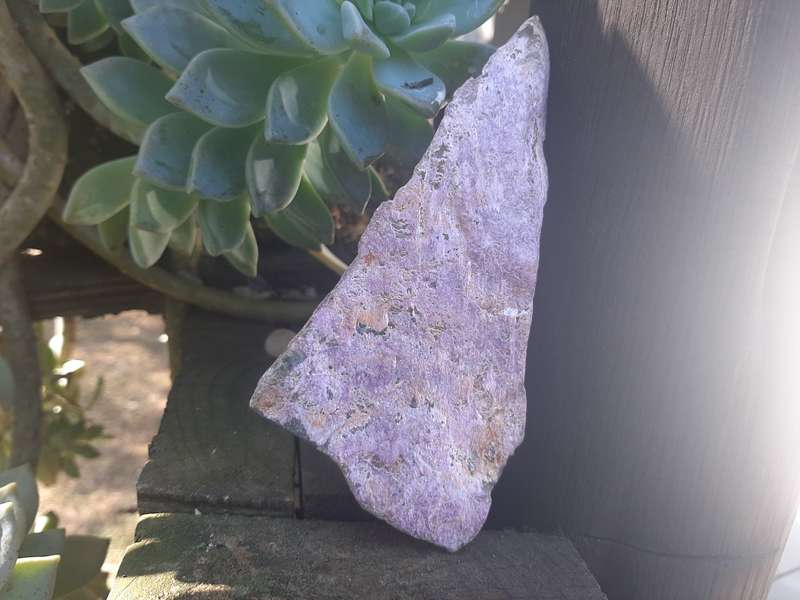PURPLE STICHTITE ROUGH  0.230grams