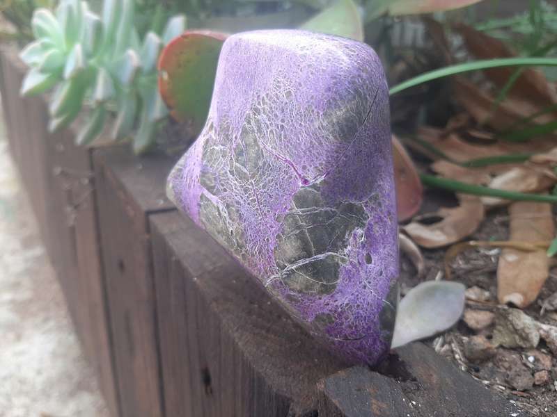 STICHTITE POLISHED 0.420grams