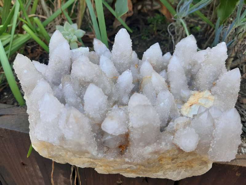 WHITE SPIRIT QUARTZ BIG CLUSTER  2.660kg
