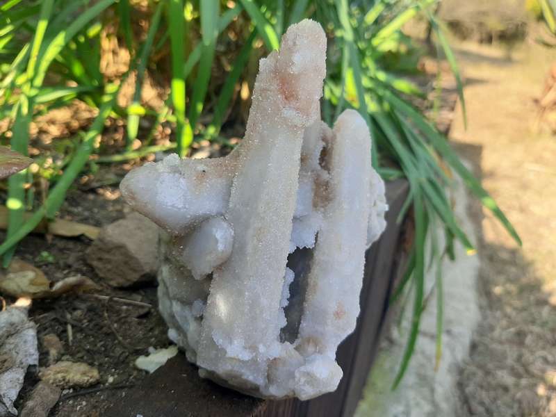 WHITE FAIRY QUARTZ CLUSTER 0.625grams
