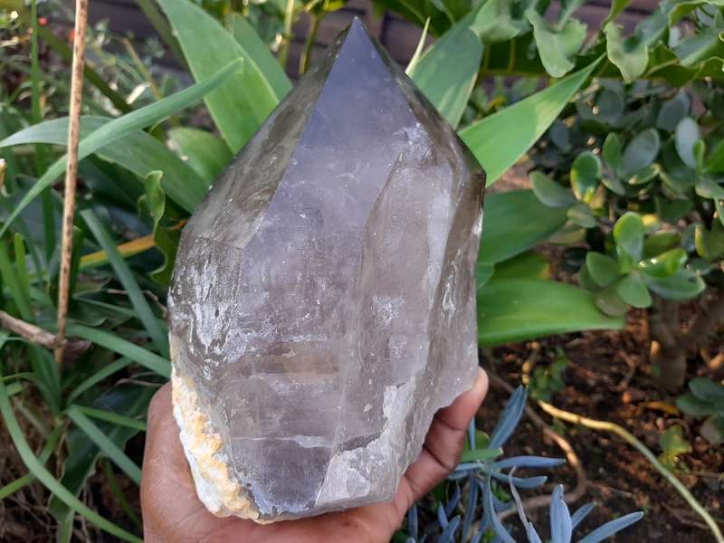 SMOKEY QUARTZ CRYSTAL  2.870kg