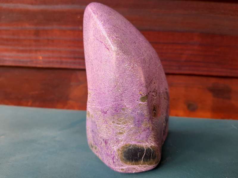PURPLE STICHTITE POLISHED 0.395grams