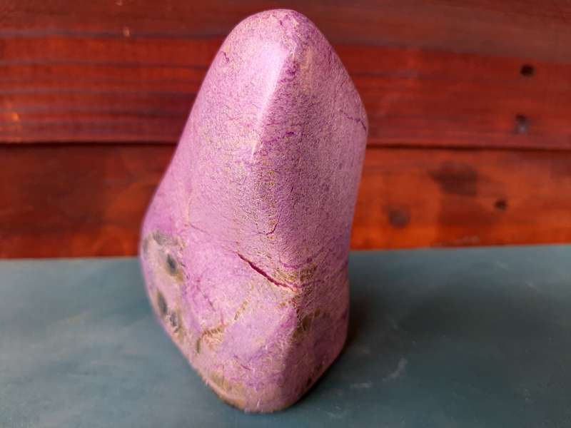 PURPLE STICHTITE POLISHED 0.395grams