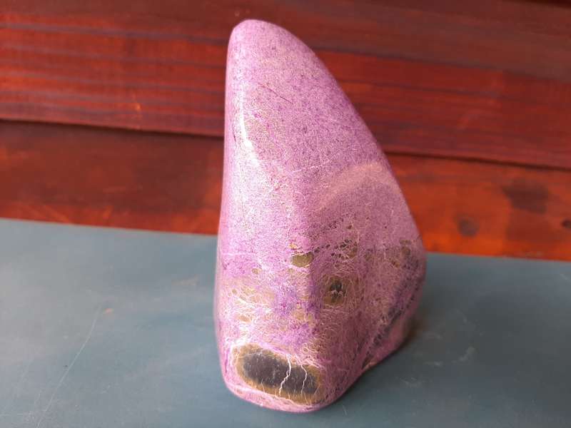 PURPLE STICHTITE POLISHED 0.395grams