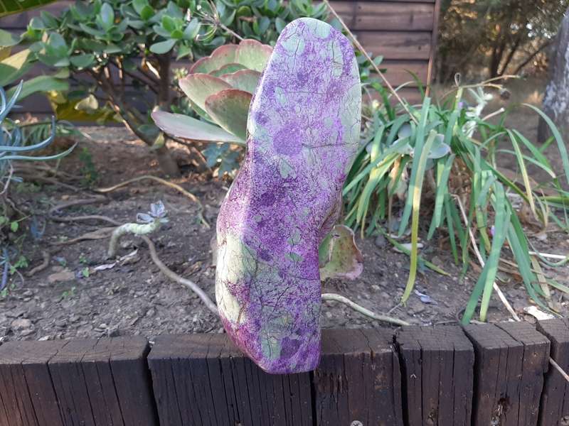 STICHTITE POLISHED 1.430kg
