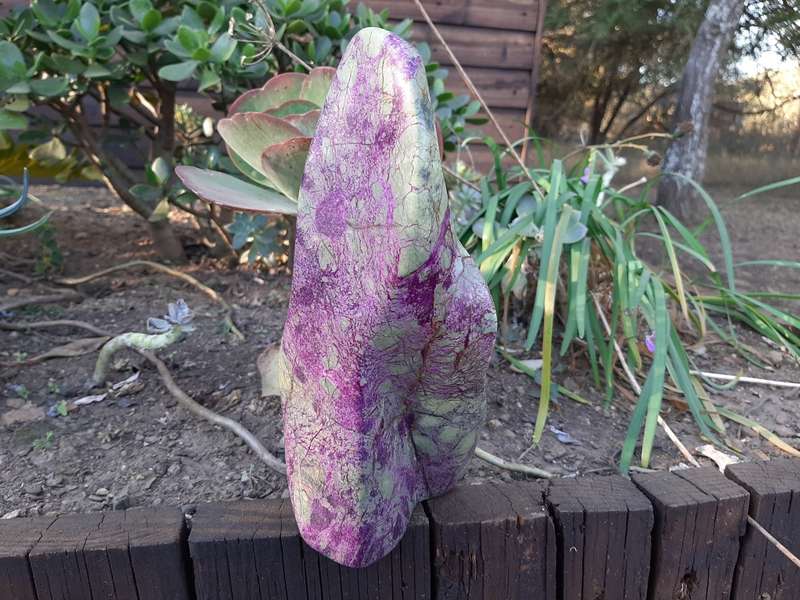 STICHTITE POLISHED 1.430kg