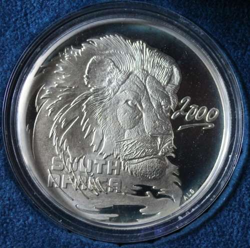 TWO OUNCES Sterling SILVER 50c *** The LION - Predator of Africa - 2000 *** SILVER WILDLIFE Series