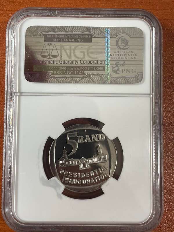 2000 *** Smiley Mandela *** MS62 *** Buy your coins graded