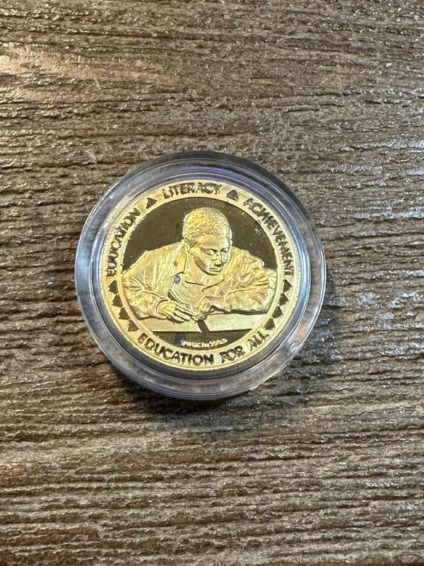 GOLD MANDELA 1/4 ounce - Education for All - SCARCE - 2000 mintage, highly collectable, includes COA