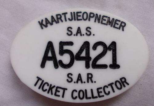 ORIGINAL SOUTH AFRICAN RAILWAYS BADGE - KAARTJIEOPNEMER -***R1 START*** NO RESERVE!!!