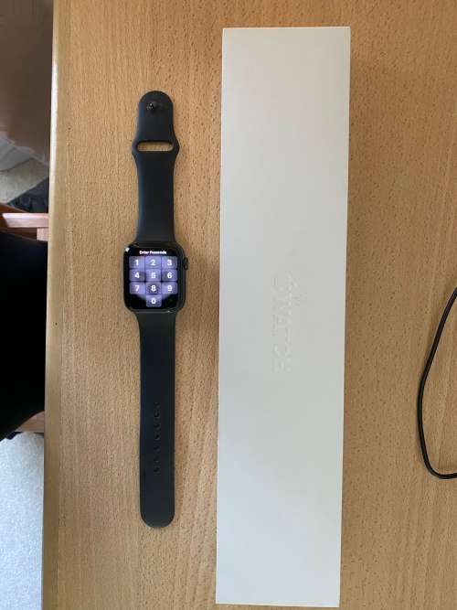 Apple Watch SE 44mm - (2020 edition)
