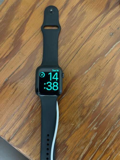 Apple Watch SE 44mm - (2020 edition)