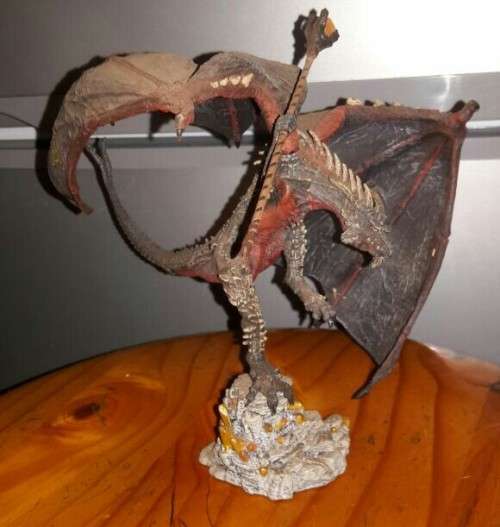 MCFARLANE DRAGONS SERIES 2 SORCERER'S CLAN DRAGON RARE
