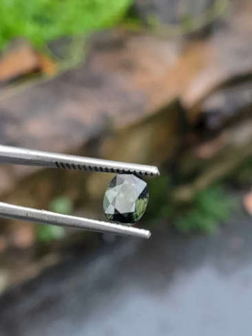Natural 1.78 Ct Green Sapphire UNHEATED Small chip under stone on side Low bids