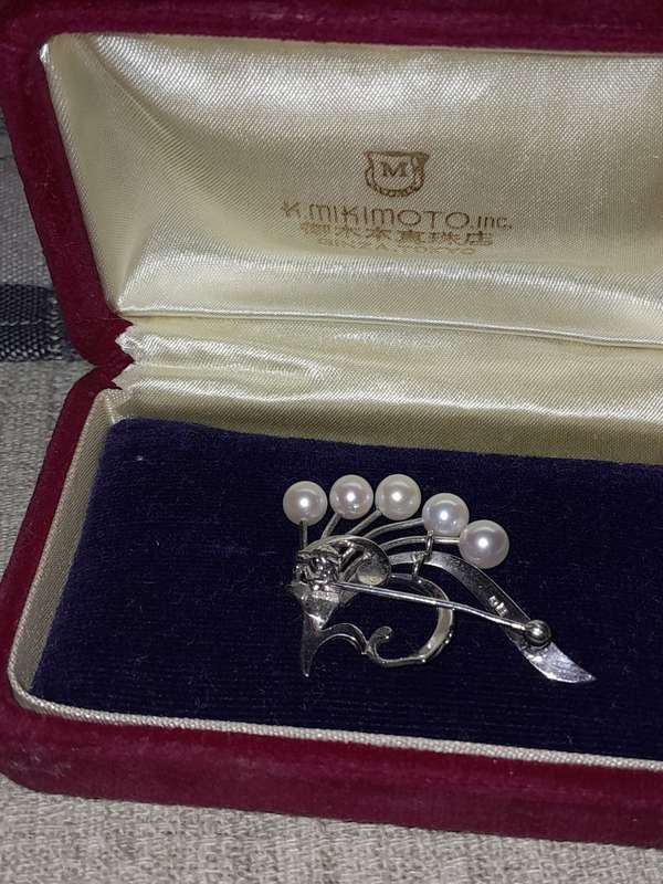 Rare Natural Mikimoto Pearl Brooch 5 pearls
