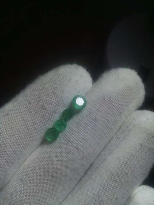 Natural 1.25 Ct Columbian Emeralds ( Lot )
