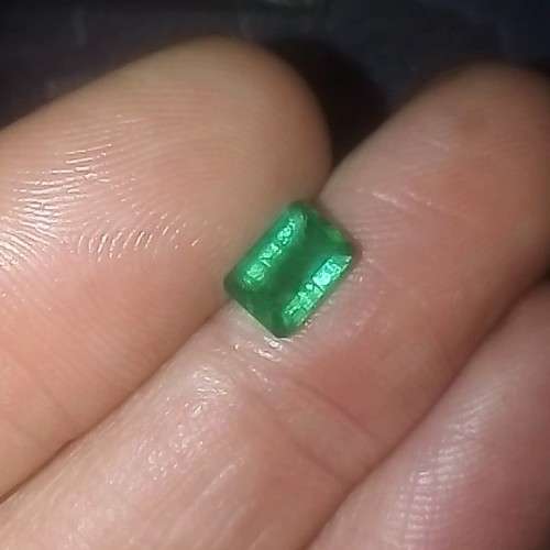 Natural 0.94 Ct Emerald watch video