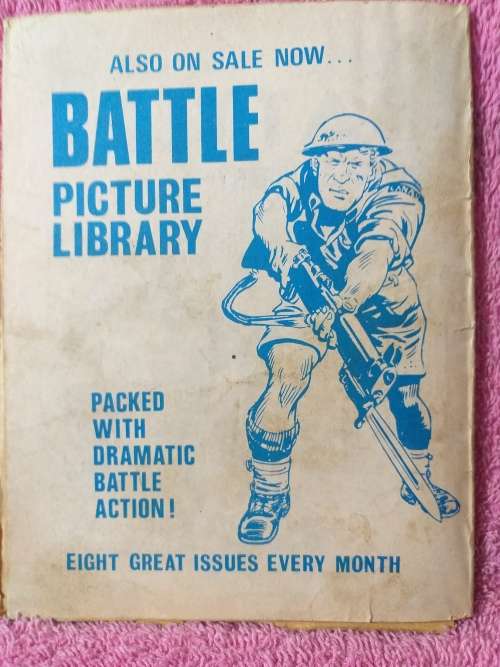 WAR PIC LIBRARY - DUEL IN THE SKY NO 2035