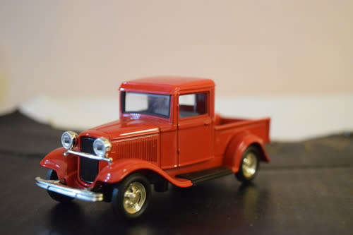1934 FORD PICKUP TRUCK RED 1/43 DIECAST MODEL CAR BY ROAD SIGNATURE