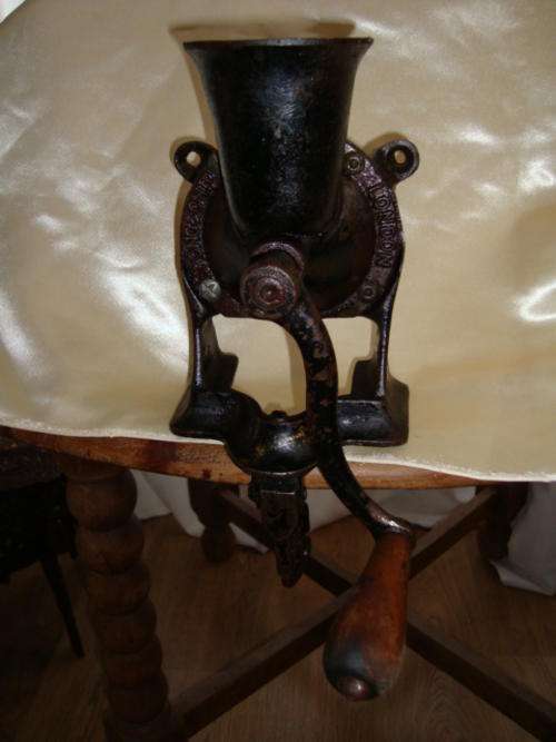 antique SPONG & CO LTD, LONDON NO. 2 coffee grinder - CIRCA 1890 s -  VERY RARE !!!