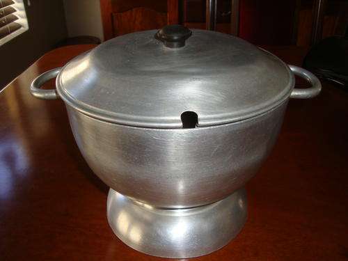 vintage 4 1/2 litre  ALUMINUM FOOTED  SERVING BOWL - very handy for camping !!!